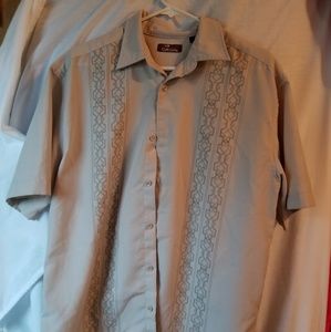 Semi-formal dress shirt